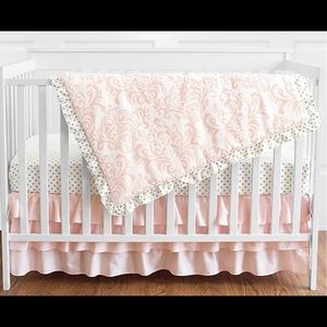 Crib bedding